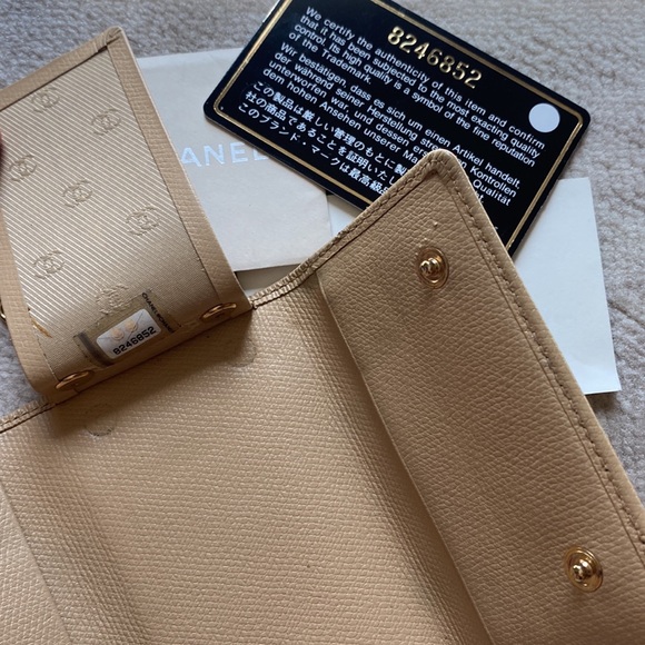 CHANEL 6 Key Card Holder Wallet Beige Leather - Picture 8 of 13